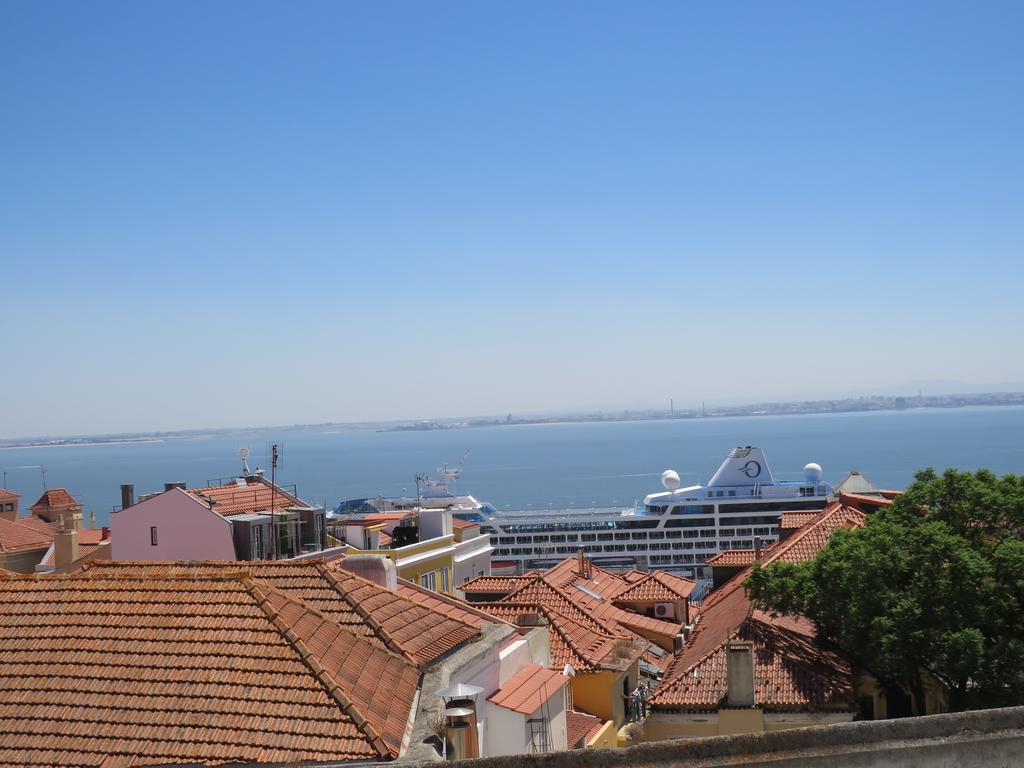 Casa Santa Clara Hotel Lisbon Exterior photo